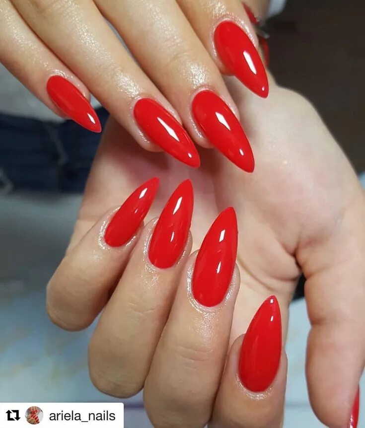 Красный маникюр на миндальные ногти 2024 #rednails #stilettonails #firenails #nailsart #lovethiscolor Red acrylic nails, 