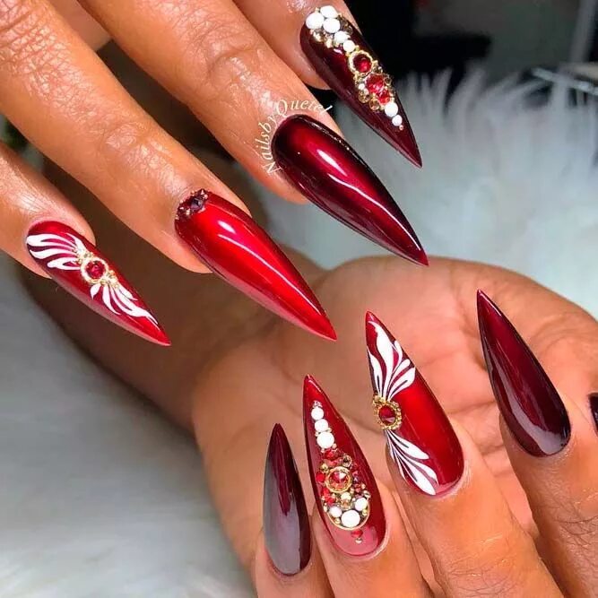 Красный маникюр на острые ногти с дизайном 40 Best Stiletto Nails Designs, Ideas and Tips for 2024 Unhas stiletto, Unhas ve