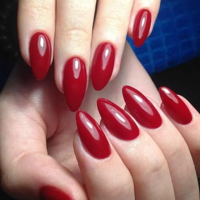 Красный маникюр на овальные ногти 2024 Idea unghie invernali ❄ Red acrylic nails, Red nails, Red nail designs