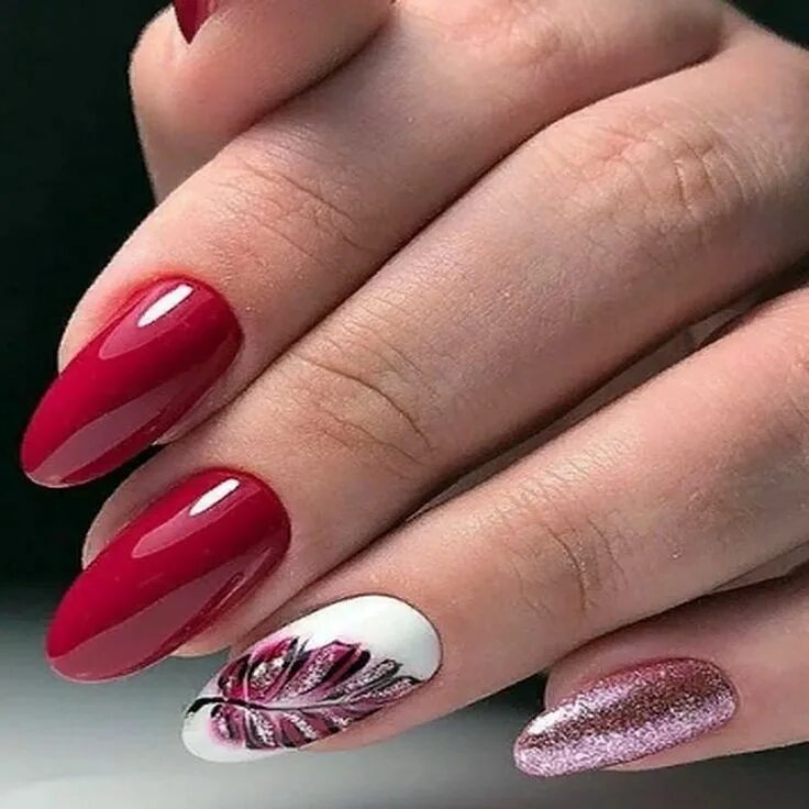Красный маникюр на овальные ногти новинки Nail design in 2020 Feather nails, Palm nails, Red nails