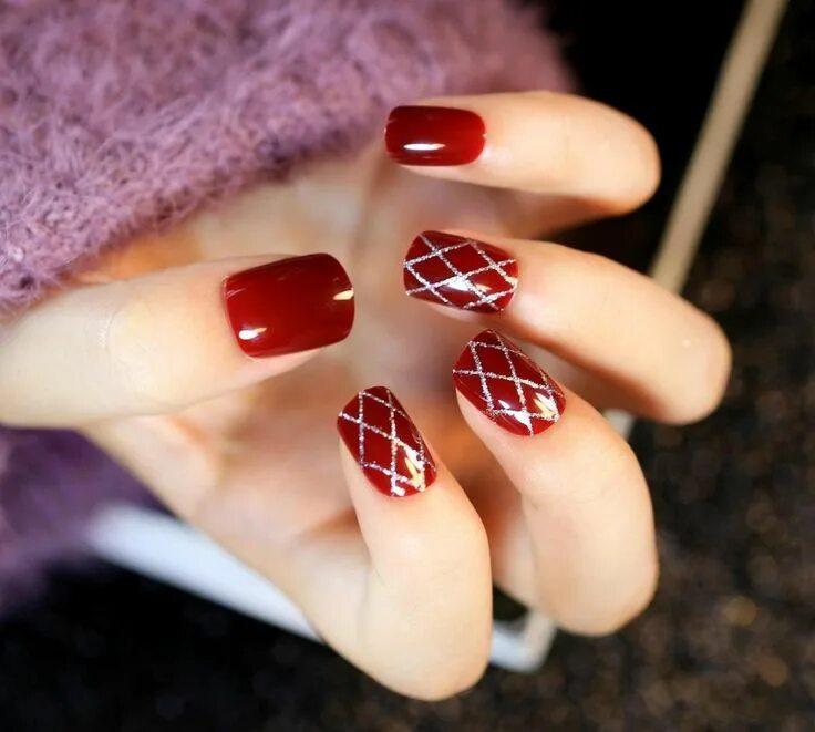 Красный маникюр на средних ногтях 4.99US $ 24Pcs Short Full Fake Nails False Nails French Artificial Nail Red Wine