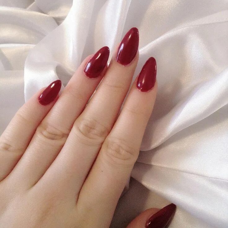 Красный маникюр однотонный миндаль Peach Crush #acrylicnails Toe nails, Heart nails, Nail colors