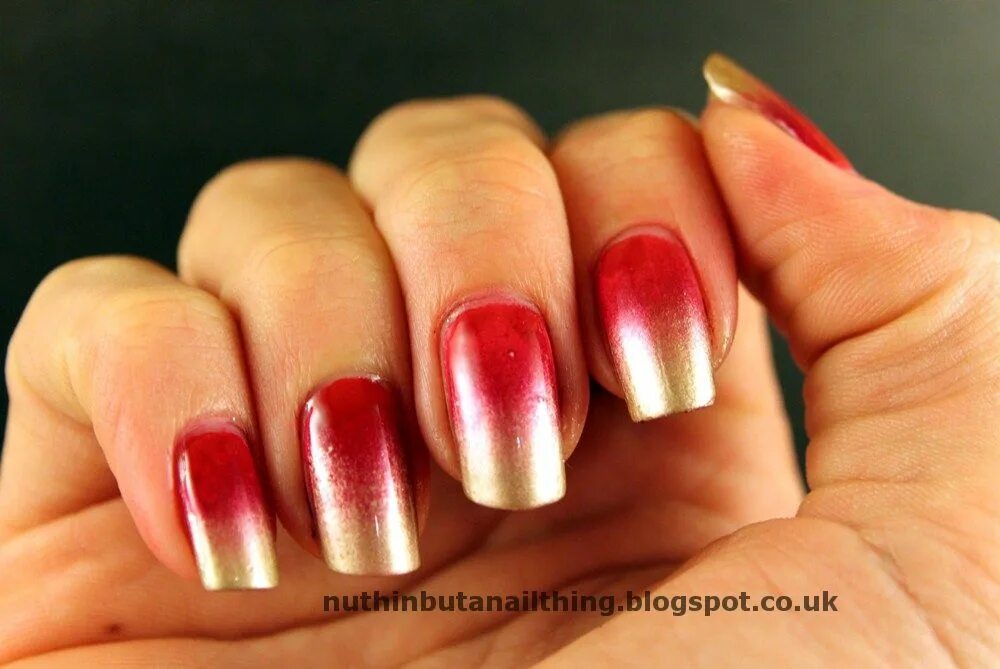 Красный маникюр омбре фото Pin on Nails Gold nails, Red and gold nails, Ombre nails glitter