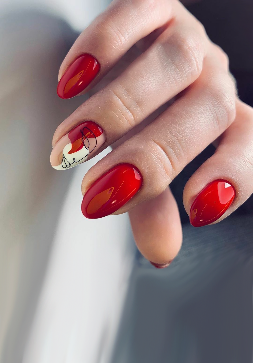 Красный маникюр осень 2024 Very Best Nails. Nail Art. Gel Art. Абстракция. Арт. Минимализм. Ногти 2020 - 20