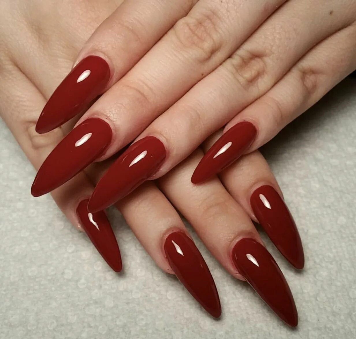 Красный маникюр острый миндаль @mazotcu1 Linktree Manicura de uñas, Arte para uñas largas, Uñas de gel rojas