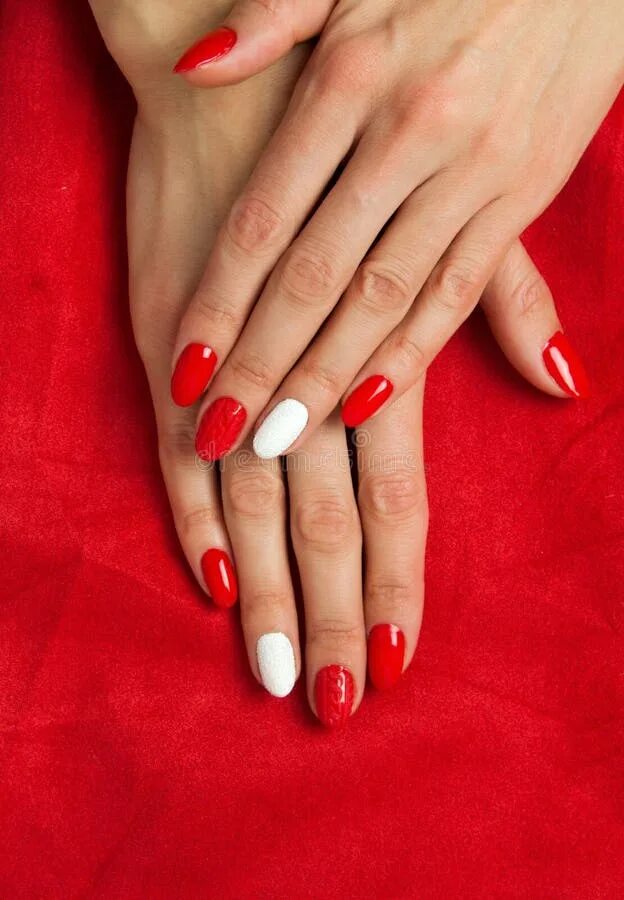 Красный маникюр отзывы Red manicure stock photo. Image of healthy, exclusive - 110937560