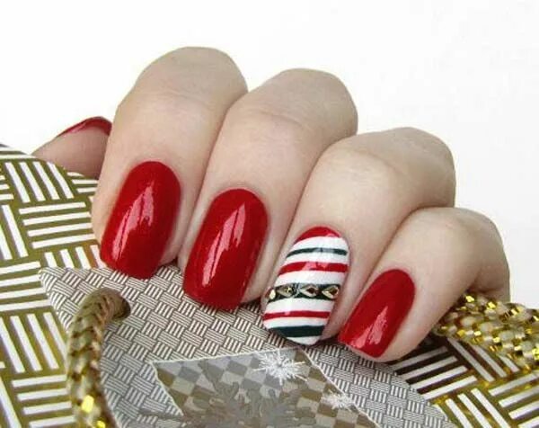 Красный маникюр полосы Christmas Nail Art Design Ideas 2013-2014 Nail art designs diy, Christmas nail a