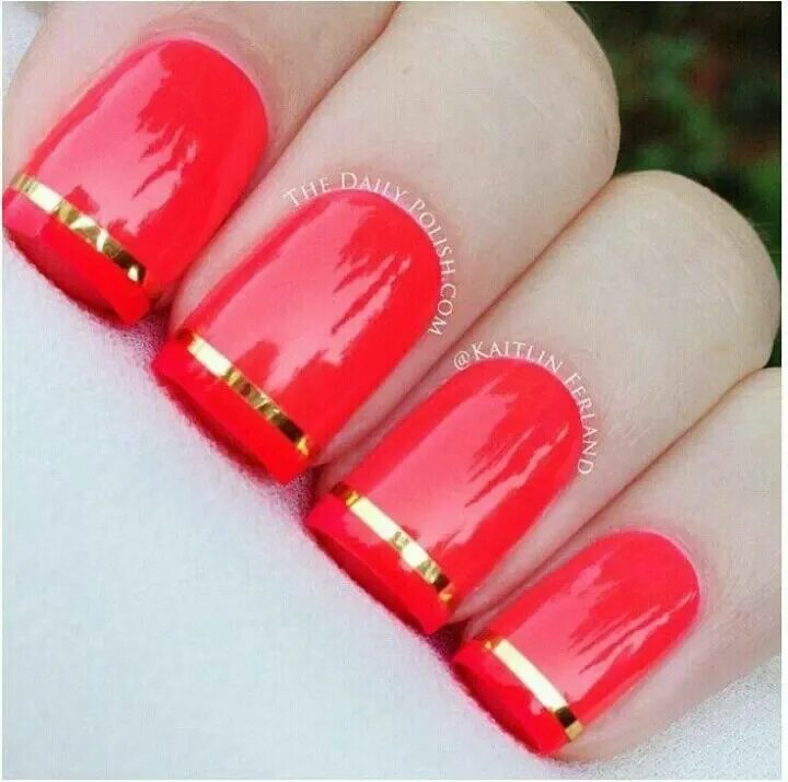 Красный маникюр полосы Aplicacion Uñas rojas, Arte de uñas de gel, Uñas decoradas con cinta
