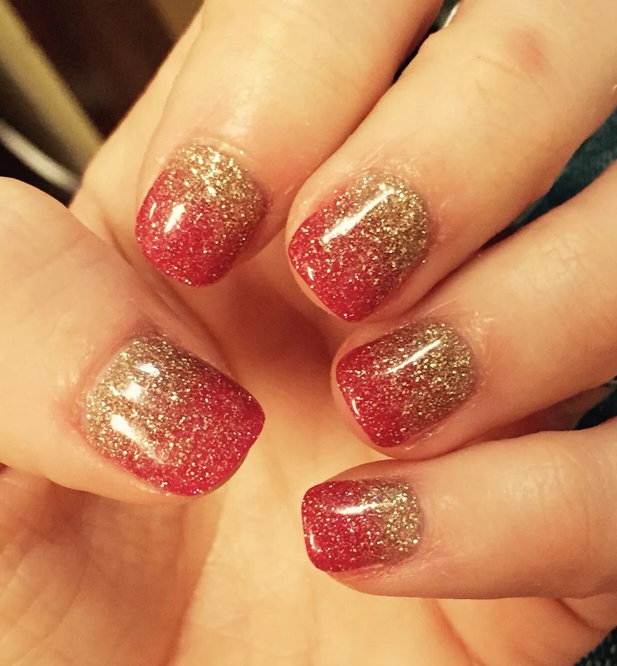 Красный маникюр растяжка блестками 43 Outstanding Red Nails That You Must Try in 2024 Red and gold nails, Gold nail
