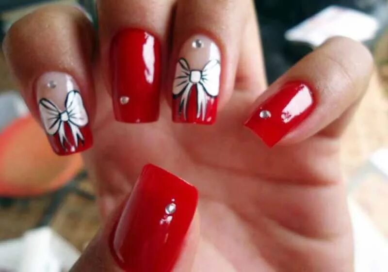 Красный маникюр с бантиком Pin em Unhas decoradas no trabalho, pode?
