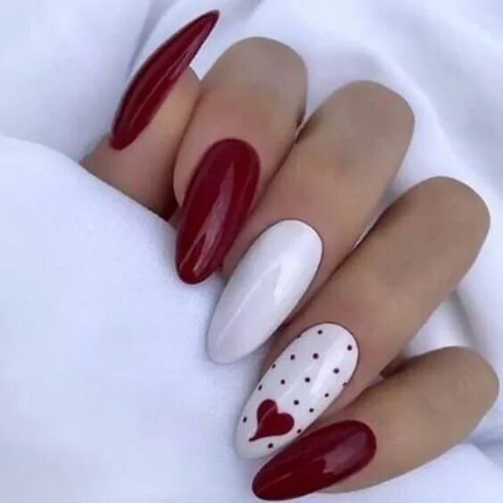 Красный маникюр с белым дизайном миндаль 50+ STUNNING February Nails To Try Right Now Trending Nail Designs Classic nails