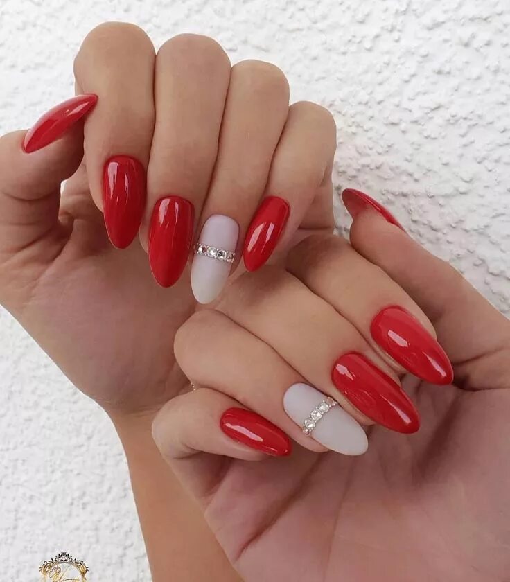 Красный маникюр с белым дизайном миндаль Pin on Маникюр Pretty nails, Cute nails, Acrylic nails coffin pink