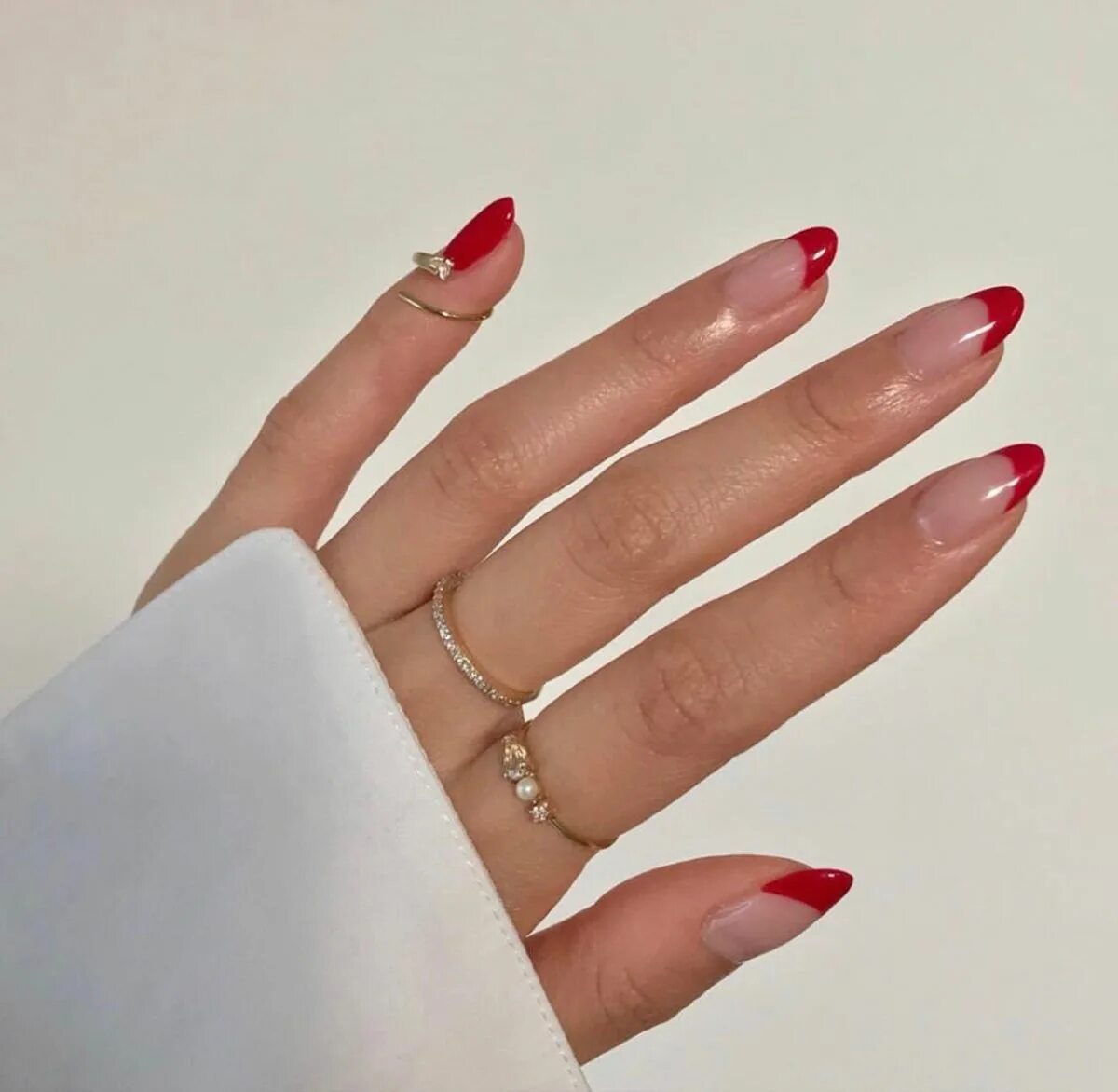 Красный маникюр с белым френчем миндаль Pin on beauty Fashion nails, Dream nails, Manicure
