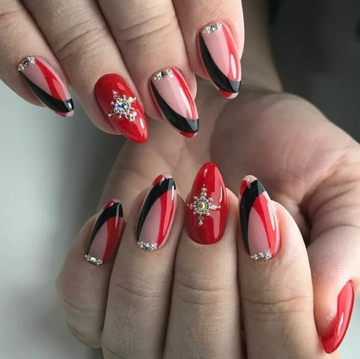 Красный маникюр с белым френчем миндаль Pin by GraceIsis on Nail Art Manicures designs, Retro nails, Nail art designs