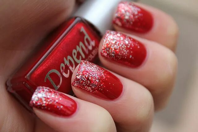 Красный маникюр с блестками фото Red/silver glitter Red and silver nails, Red sparkle nails, Homecoming nails