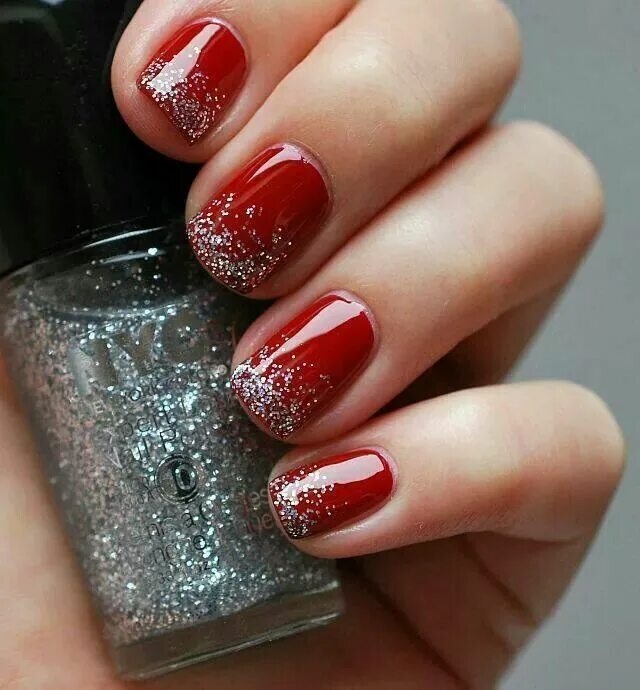 Красный маникюр с блестками у кутикулы Top Nails Design My Second Favorite Pretty nails, Xmas nails, Sparkle nails