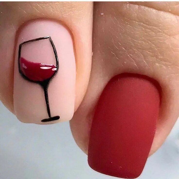 Красный маникюр с бокалом С праздником дамы #moscow #manicure #manicure #nails #nails #nailsart #shellac #
