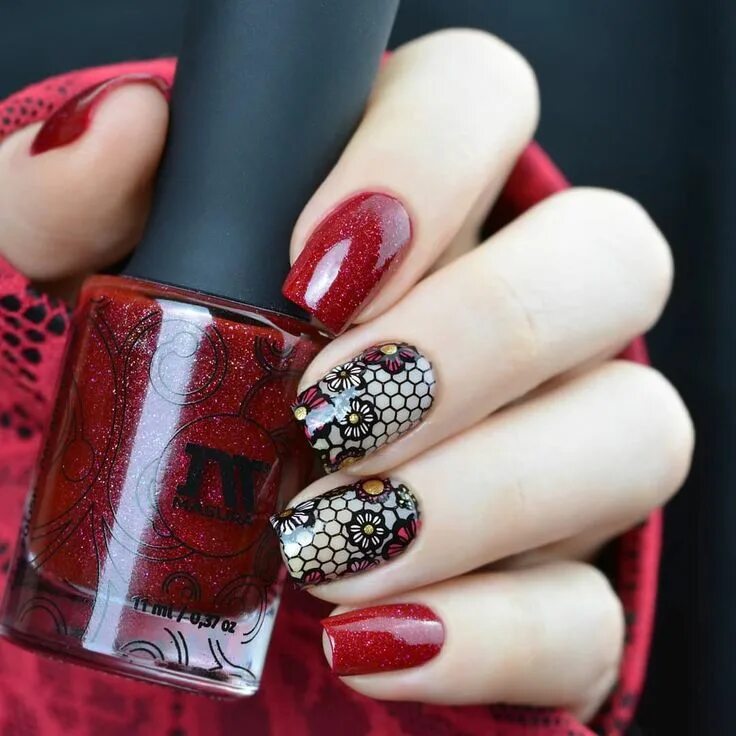 Красный маникюр с черным кружевом Whats Up Nails - B004 Seductive Lace Stamping Plate Красивые ногти, Ногти
