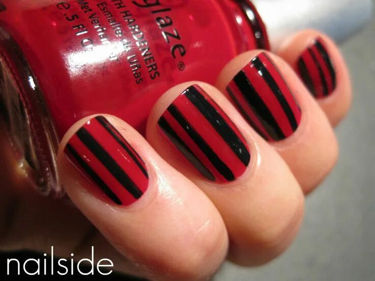 Красный маникюр с черными полосками #nailart #nails #nail #nailsofinstagram #manicure #naildesign #u #beauty #gelnai