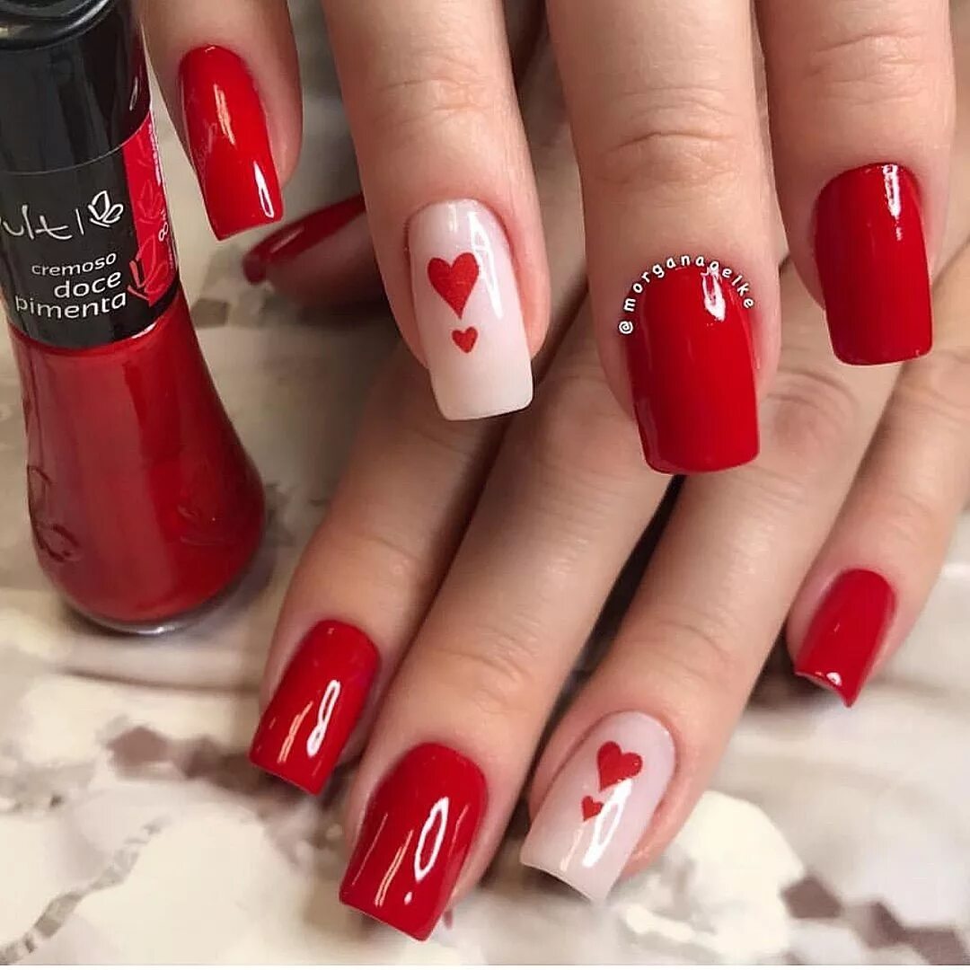 Красный маникюр с дизайном сердечко Pin em Nail designs I love
