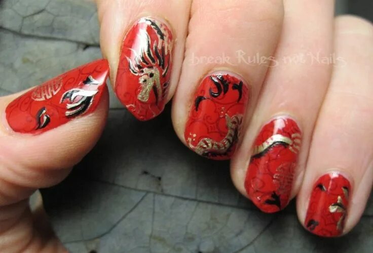 Красный маникюр с драконом A trip to China. Nails, Country nail art, China nails