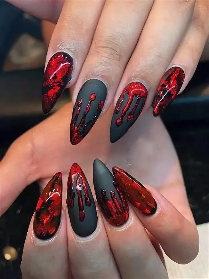 Красный маникюр с драконом 30 Spook-tacular Halloween Nail Art Ideas That'll Blow Your Mind Halloween acryl