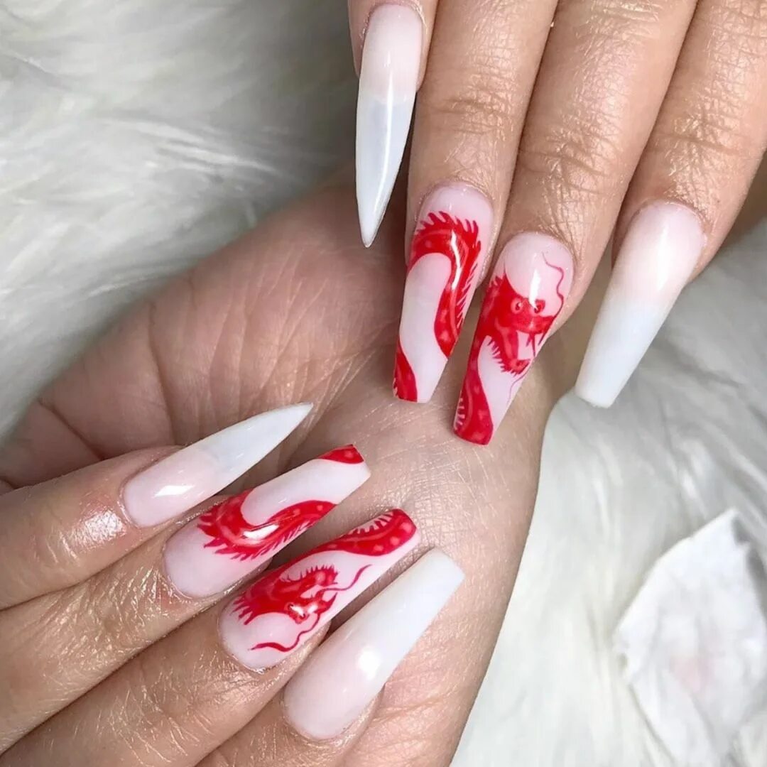 Красный маникюр с драконом Work by: @naailsbyjenny ❤ ️⠀ ⠀ ⠀ ⠀ ⠀ ⠀ White nails, gold nails, ombré nails ⠀, re