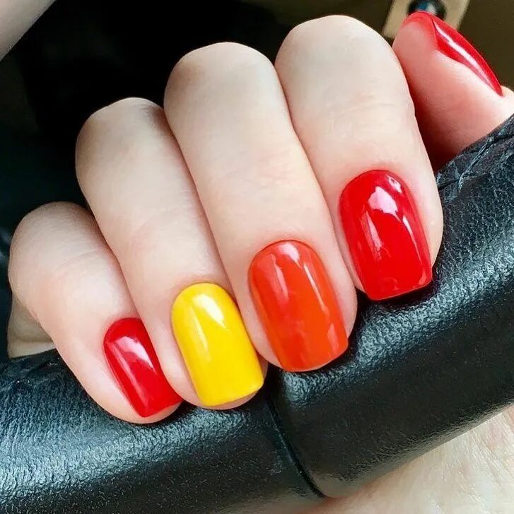 Красный маникюр с другим цветом Pin on Nail Polish Pretty nails, Gel nails, Manicure