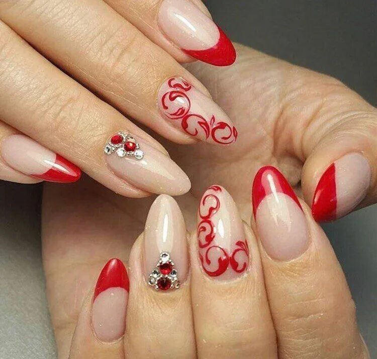 Красный маникюр с элементами френча Света Мельникова Nail manicure, Manicure, Sassy nails