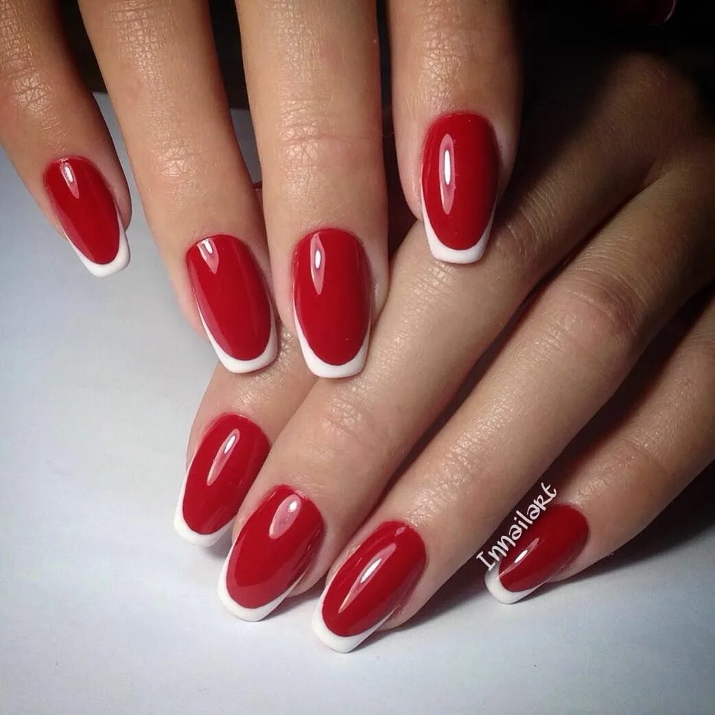 Красный маникюр с элементами френча 16 superbes réalisations qui te feront adorer la french manucure French tip nail