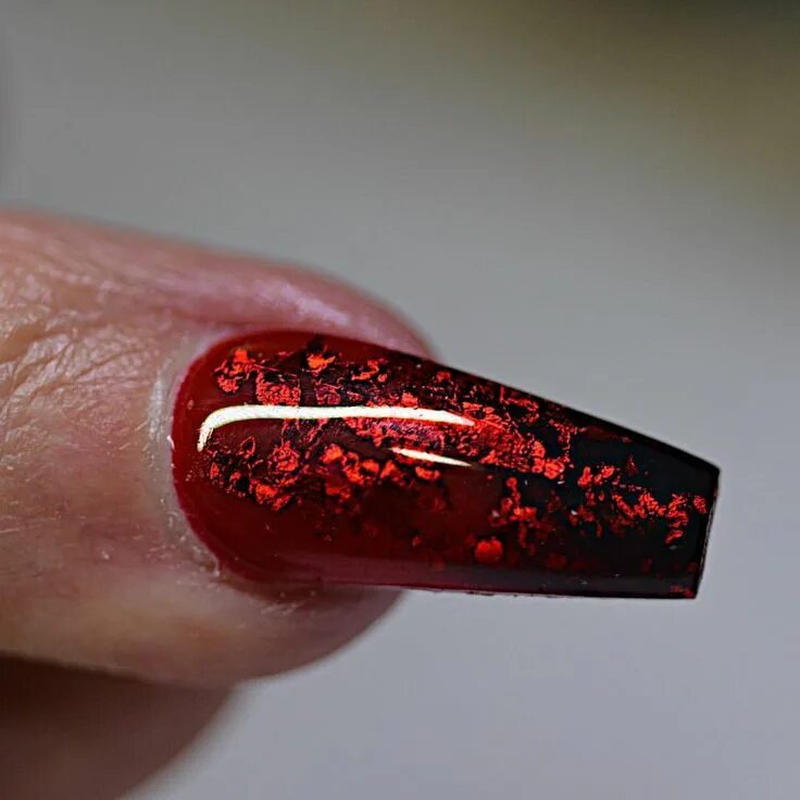 Красный маникюр с фольгой Cherry Pink Foil Nails - Glamorous Nail Art