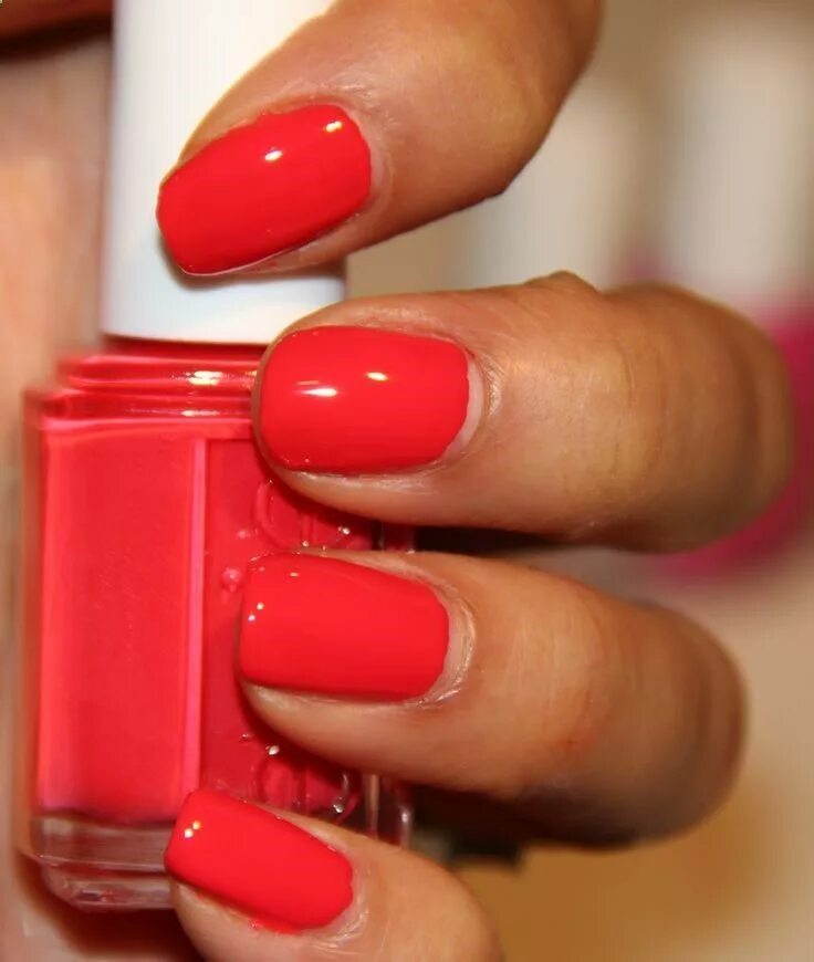 Красный маникюр с каким цветом New Essie spring color Ole Caliente. will look so good with a tan! Fun nails, Na