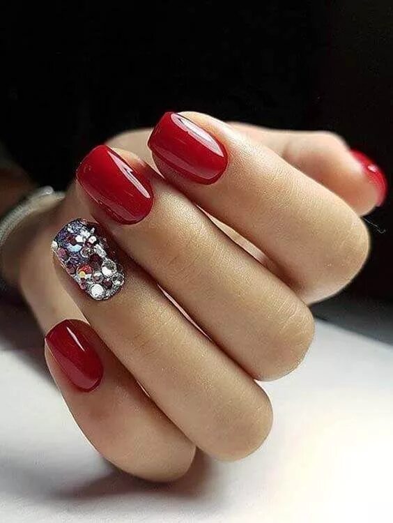 Красный маникюр с камушками Cute Red Nail Arts and Nail Designs #naildesign #nail #nails #nailideas #nailins