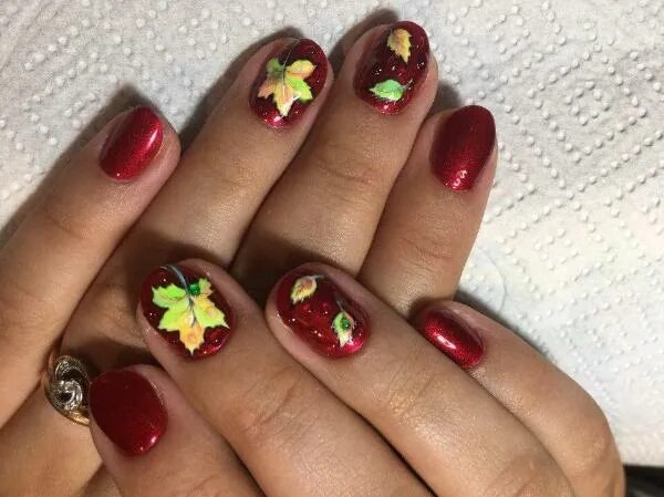 Красный маникюр с кленовыми листьями Идеи зеленого маникюра * журнал nails
