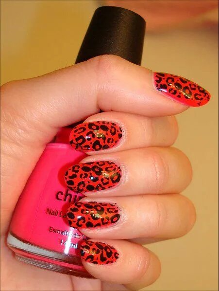 Красный маникюр с леопардовым принтом China Glaze Pool Party with Konad Leopard Print Nail art, Nail art inspiration, 