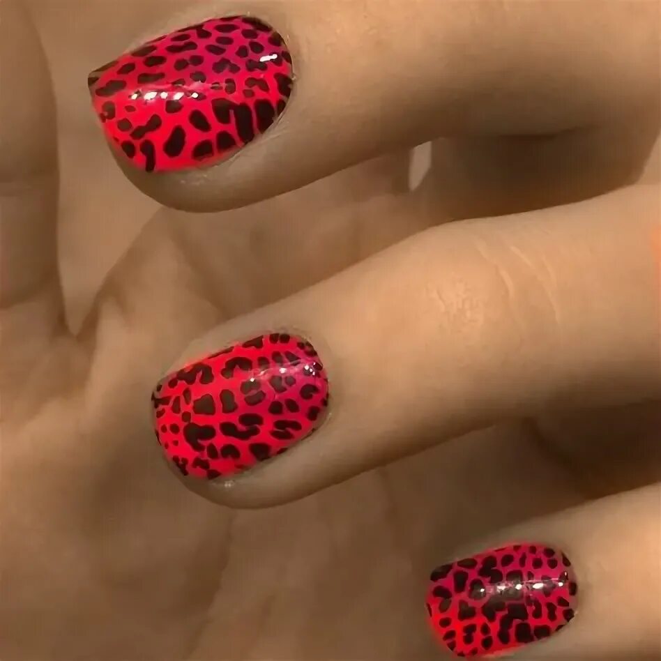 Красный маникюр с леопардовым принтом 10 популярных идей на тему "red and black leopard print nails" для вдохновения