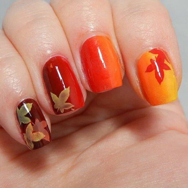 Красный маникюр с листьями осенними Thanksgiving Nail-Art Designs That You'll Actually Want to Wear Thanksgiving nai