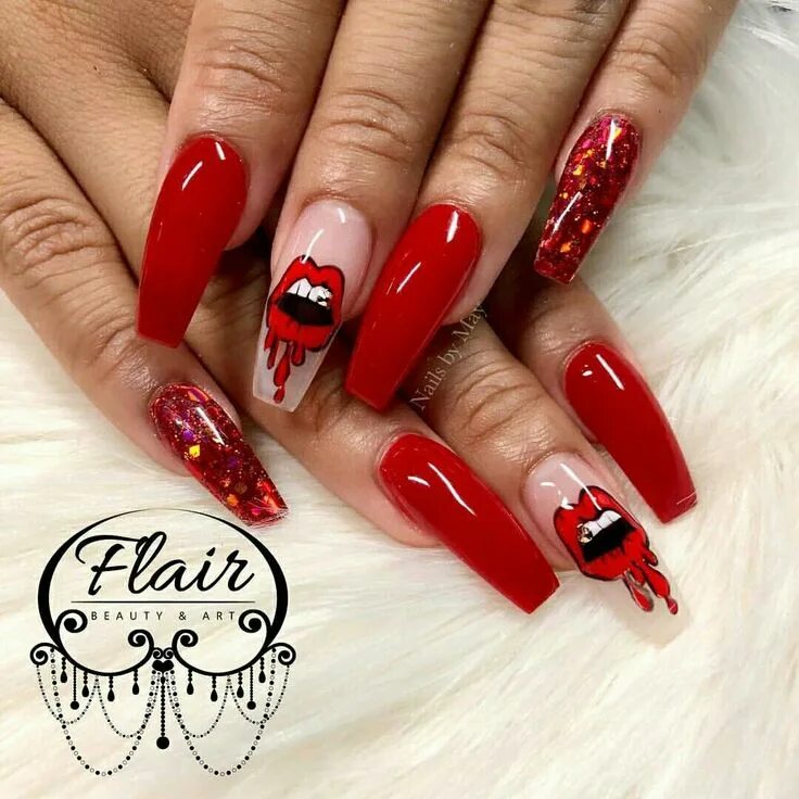 Красный маникюр с лицами Bold and Blinged-Out Nail Art for an Eye-Catching Look