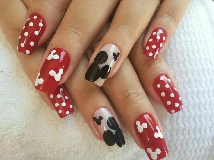 Красный маникюр с микки маусом mickey+mouse+nail+art mickey mouse ears Mickey nails, Mickey mouse nails, Minnie