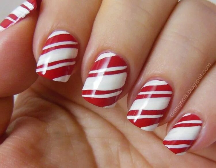 Красный маникюр с полосками Pin on * Christmas Nail Art Design Ideas