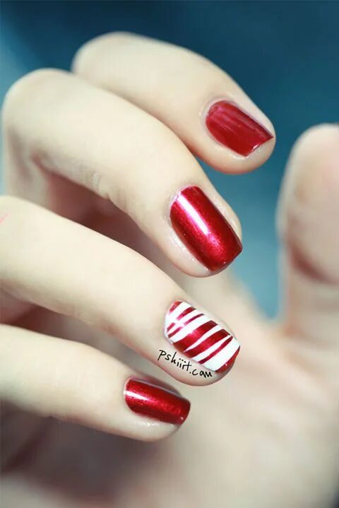 Красный маникюр с полосками Bedazzle Those Nails with These Christmas Designs Diseño de uñas faciles, Diseño