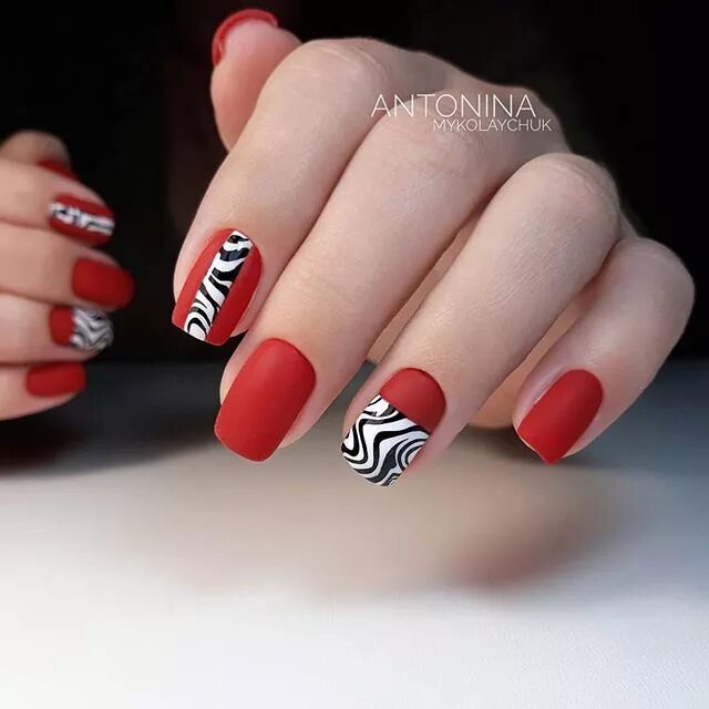 Красный маникюр с зеброй принтом Ногти Гель-лак Маникюр (@antonina_mykolaychuk) * Instagram-fényképek és -videók
