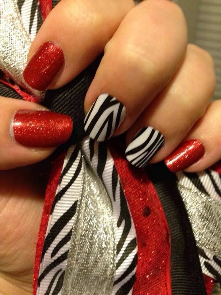 Красный маникюр с зеброй принтом Love these red and black zebra Jamberry nail wraps. Shop at www.jambelisa.jamber