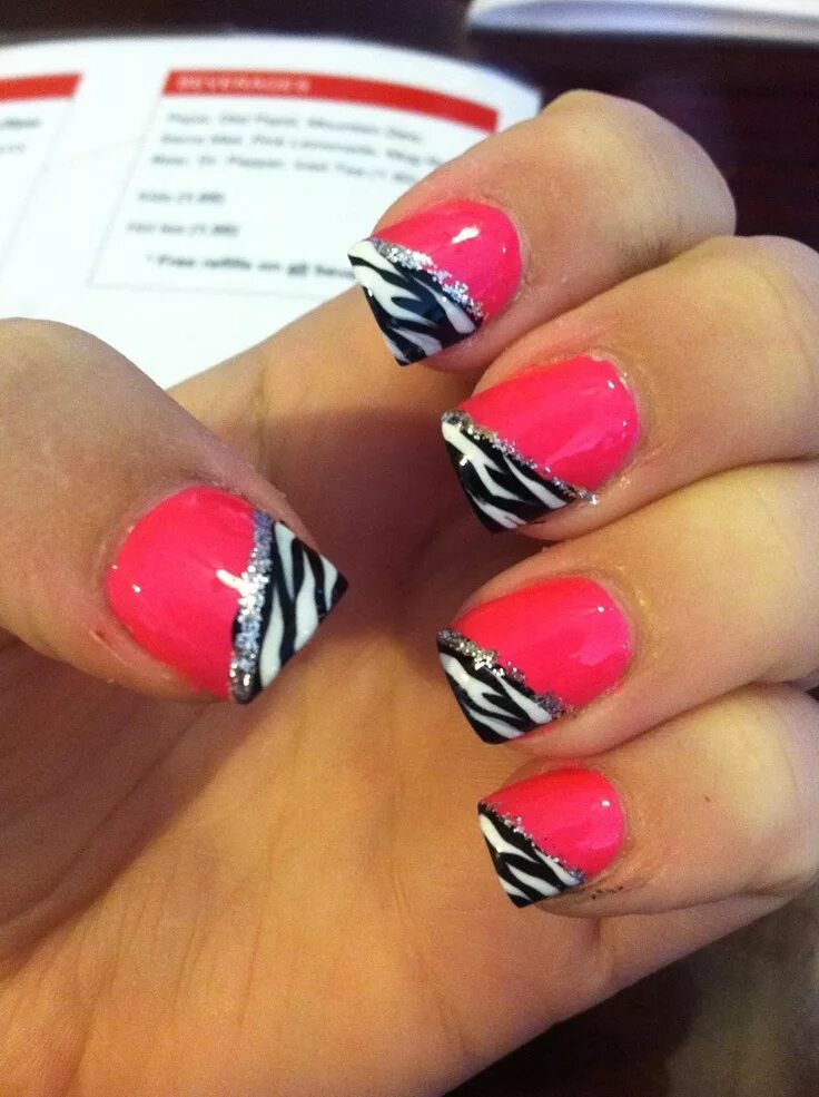 Красный маникюр с зеброй принтом Got my nails done like this SUPER CUTE!!! Zebra nail designs, Nail trends, Zebra