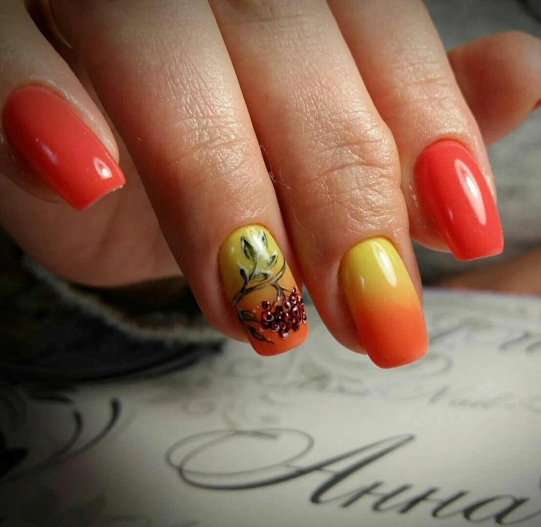 Красный маникюр с желтыми листьями Pin by Natali Nails on Nail Designs: AUTUMN! Beautiful nails, Nail designs, Nail