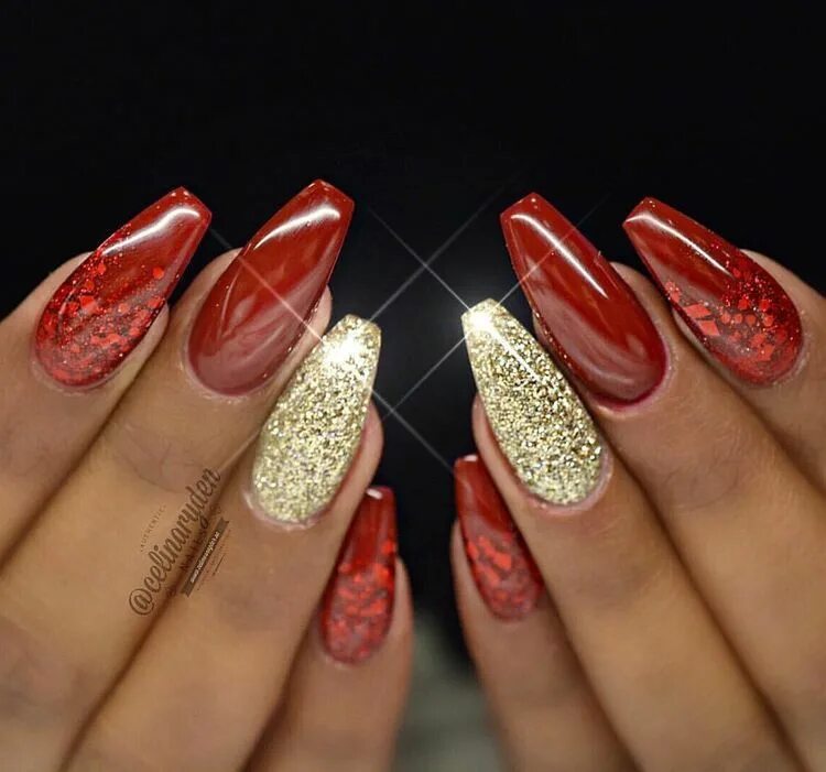 Красный маникюр с золотом 2024 2025 Pin on ♥ Acrylic & Gel Nails & Nailart ♥ Acrylic nail designs, Nail designs, Pre
