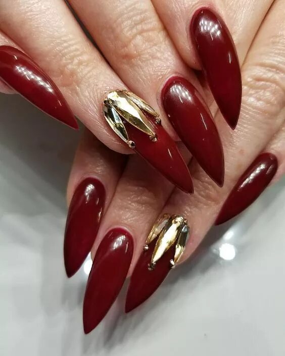 Красный маникюр с золотом миндаль Fantastic Stiletto Burgundy Nails For Super Stylish Ladies Красивые ногти, Маник
