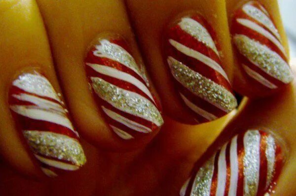 Красный маникюр с золотом полоски 30 Christmas Nails Süße nägel, Nägel kunst, Haare und nägel