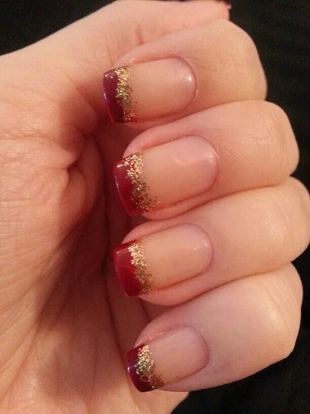Красный маникюр с золотым френчем Maroon and gold glitter French manicure Glitter french manicure, Nail manicure, 