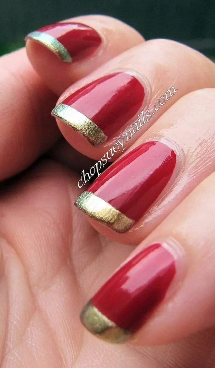 Красный маникюр с золотыми полосками Red Nail Art for Valentines Day which are Eclectic,tasteful, and sophisticated H